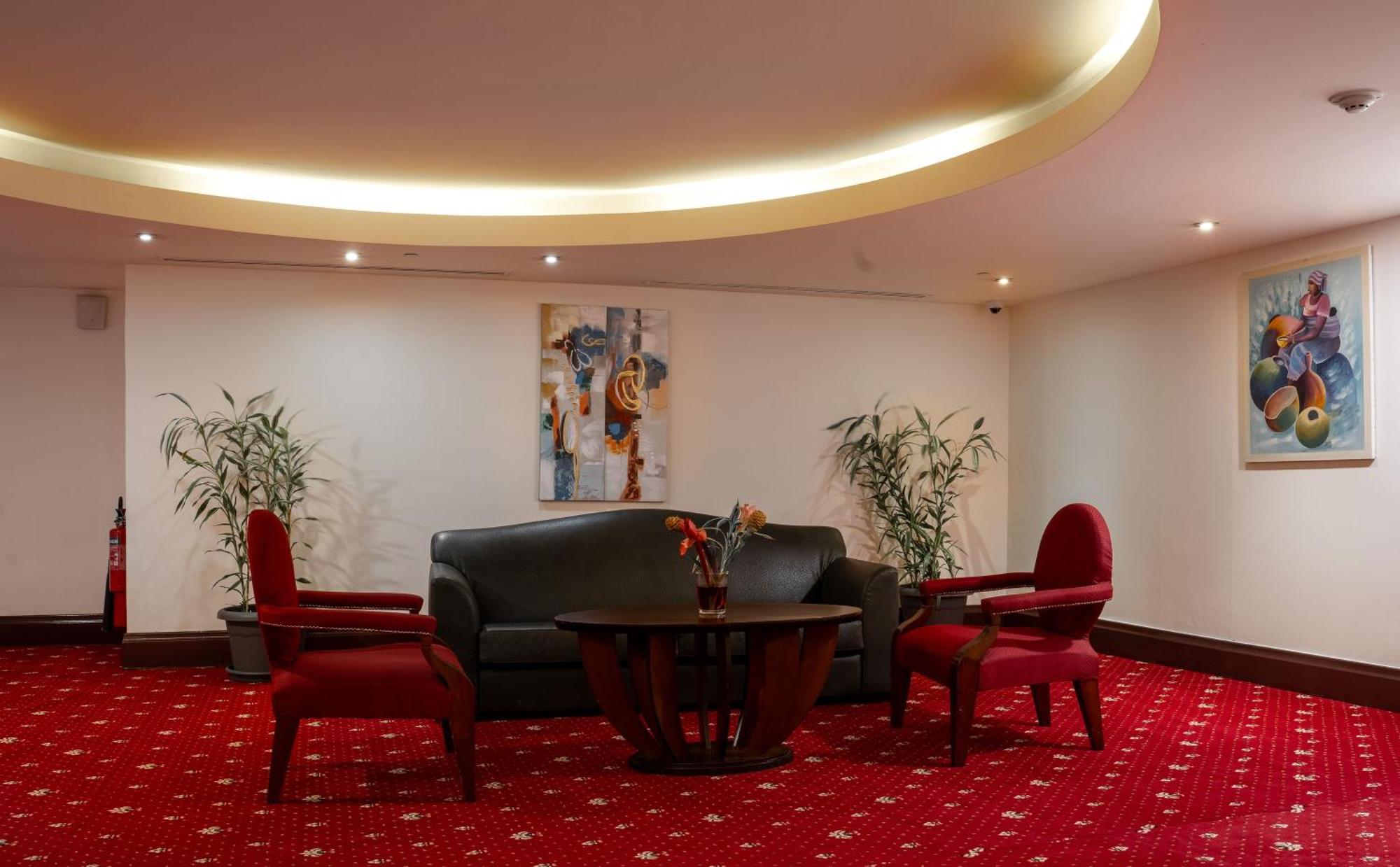 Bisila Palace Malabo Buitenkant foto